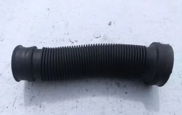 Opel Combo C Air intake hose/pipe 13105267