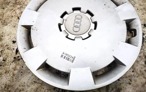 Audi A3 S3 8P R16 wheel hub/cap/trim 8p0601147a