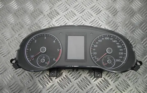 Volkswagen Jetta IV Speedometer (instrument cluster) 5C6920860A B1014
