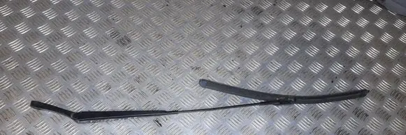 Volkswagen PASSAT B6 Front wiper blade arm 3C1955410B