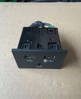 Audi A6 S6 C7 4G USB socket connector 4G0035736