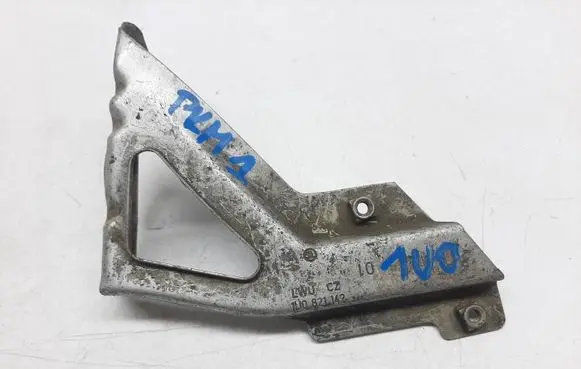 Skoda Octavia Mk1 (1U) Fender mounting bracket 1U0821142