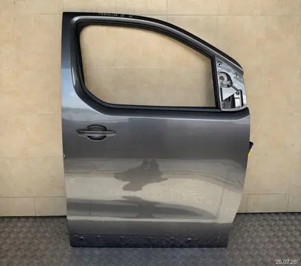 Peugeot Traveller Front door