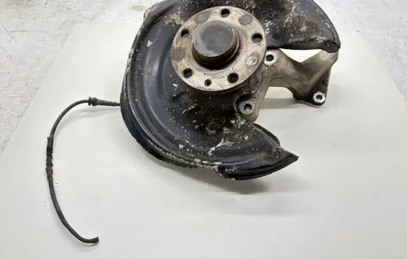 Volkswagen PASSAT B6 Rear wheel hub