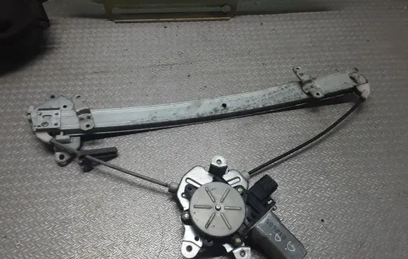 Mitsubishi Lancer Front door window regulator with motor