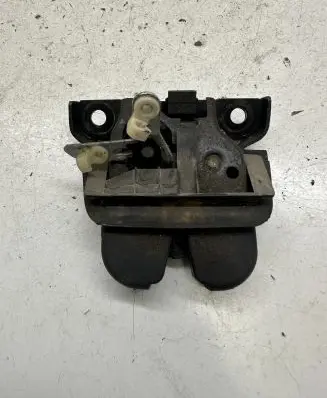 Audi A6 S6 C5 4B Tailgate/trunk/boot lock/catch/latch 4B9827505E