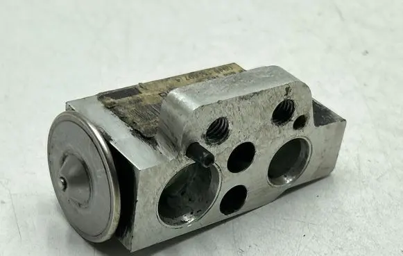 Seat Altea Air conditioning (A/C) expansion valve 1K2820103 0946150607