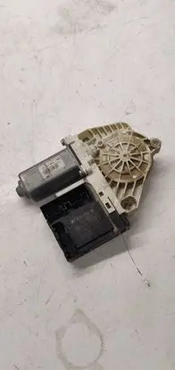 Seat Toledo III (5P) Front door window regulator motor 5p0837401A