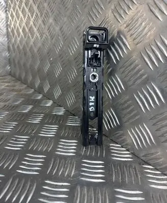 Volkswagen PASSAT B8 Seat belt height adjuster 4M0857819