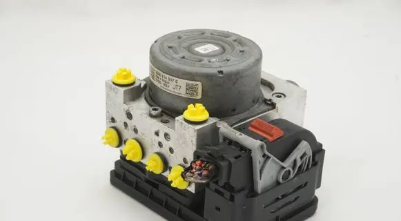 Volkswagen PASSAT B8 ABS Pump 5QM614517C