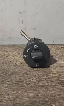 Passenger airbag on/off switch