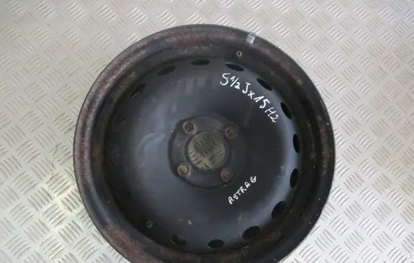 Toyota Land Cruiser (HDJ90) R15 steel rim 