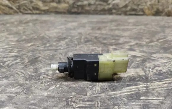 Mercedes-Benz C W203 Brake pedal sensor switch A0015453809