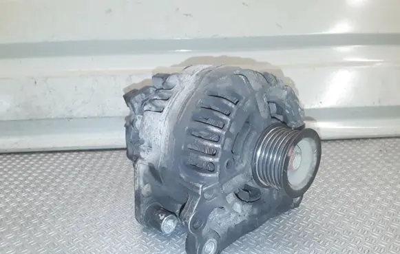 Volkswagen Golf Plus Generator/alternator 03c903023d