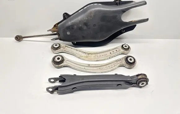 Mercedes-Benz C W204 Rear upper control arm/wishbone A2043520888 A2043521488
