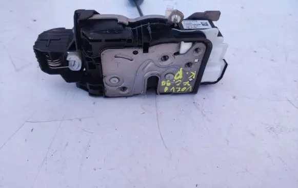 Volvo XC90 Front door lock 31349894 C26966104