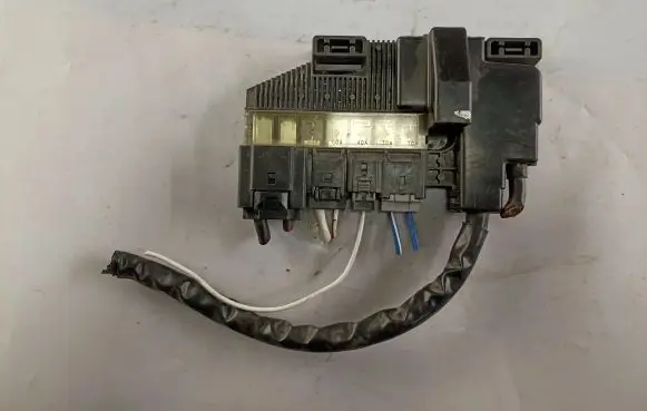 Suzuki Grand Vitara II Fuse module