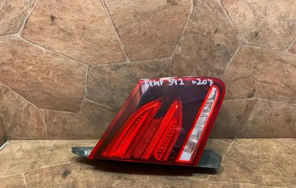 Mercedes-Benz E C207 W207 Tailgate rear/tail lights A2079063700