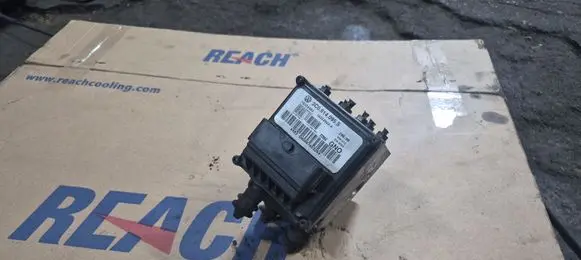 Volkswagen PASSAT B6 ABS Pump 3C0614095S 16332402 16332502A