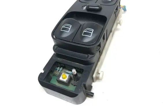 Mercedes-Benz C W203 Electric window control switch A2038200110 501809