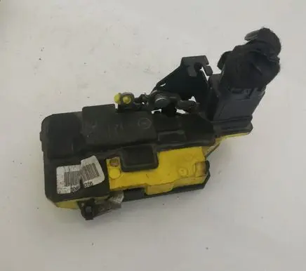 Volvo XC90 Front door lock 30699756