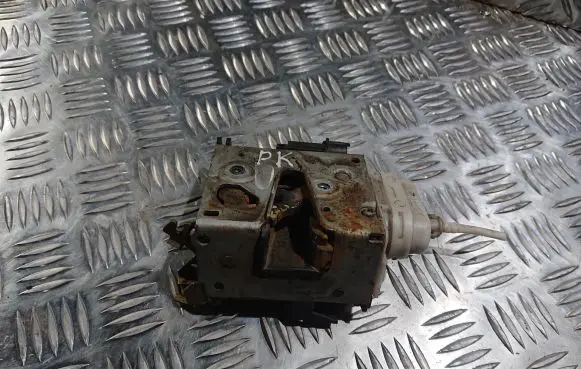Audi A4 S4 B5 8D Coupe door lock (next to the handle) 8D1837015E