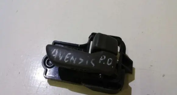 Toyota Avensis T220 Front door interior handle