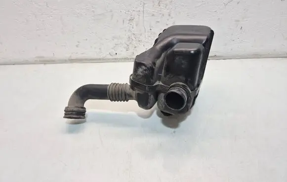 Alfa Romeo 159 Intake resonator 55193539