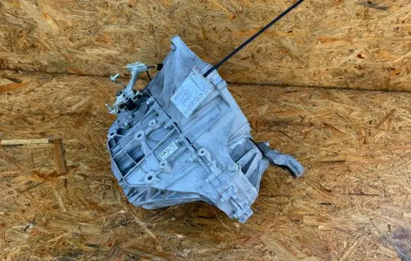 Mazda CX-30 Gear shift cable linkage 