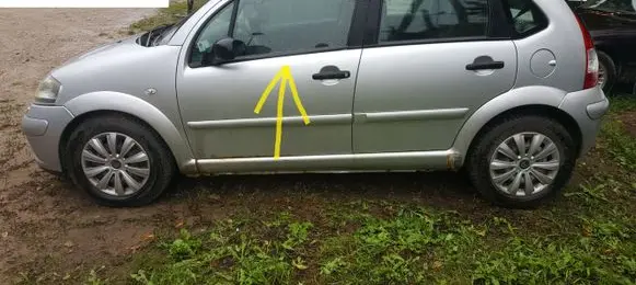 Citroen C3 Front door window glass four-door