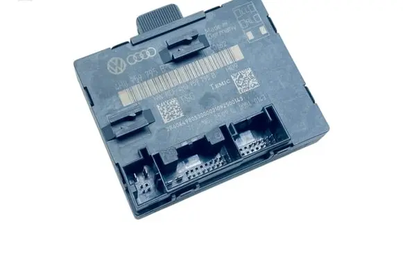 Volkswagen Touareg II Door control unit/module 4H0959795P 4H0959795B