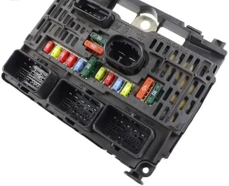 Peugeot 407 Fuse module 9656593780 S118983001M