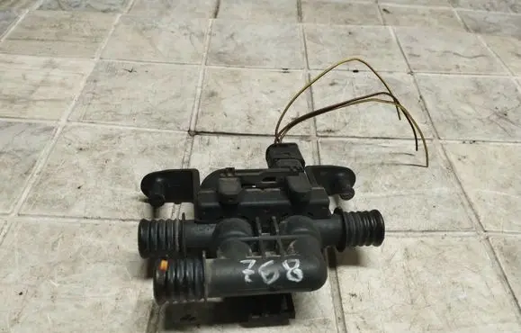 BMW 5 E60 E61 Coolant heater control valve 6411693170802 060626N
