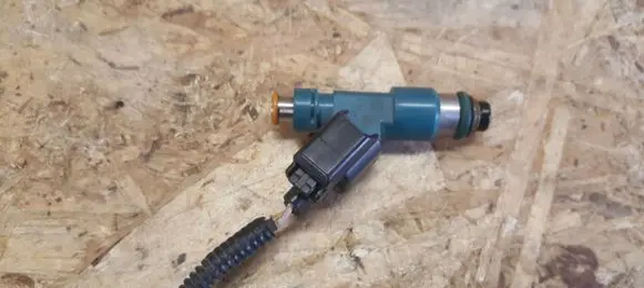 Volvo S80 Fuel injector 6G9NAA 025068403