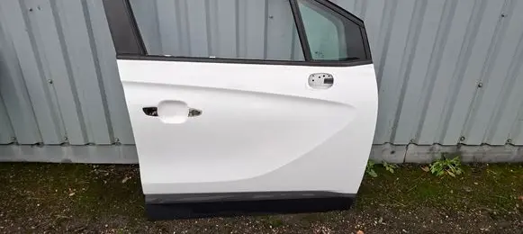 Opel Crossland X Front door