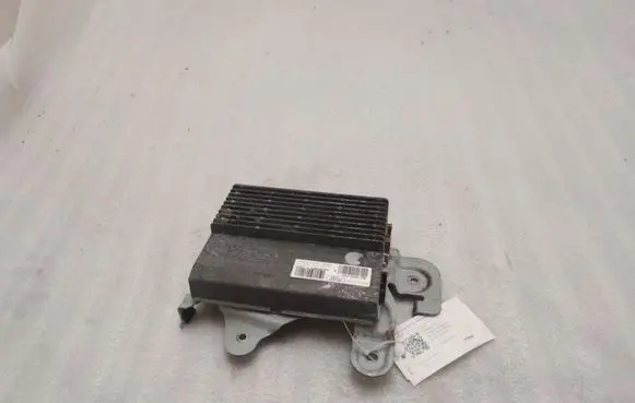 Ford Mustang VI Sound amplifier FR3T18T806CK