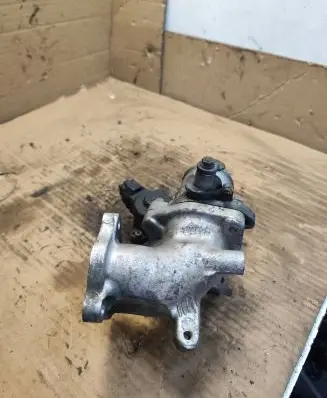 Toyota Avensis T250 Engine shut-off valve 8967221020 270203C21