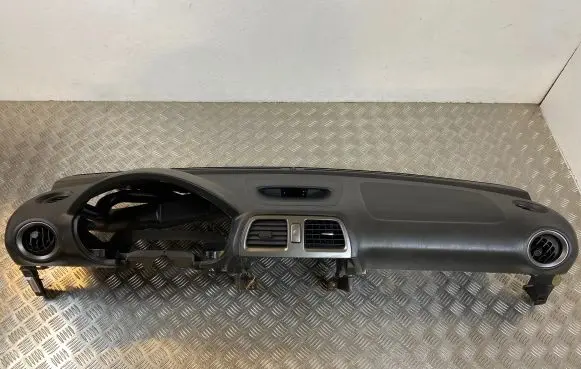 Subaru Impreza II Dashboard