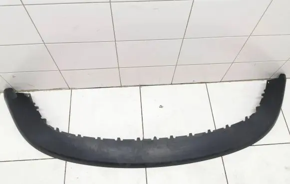 Front bumper lip