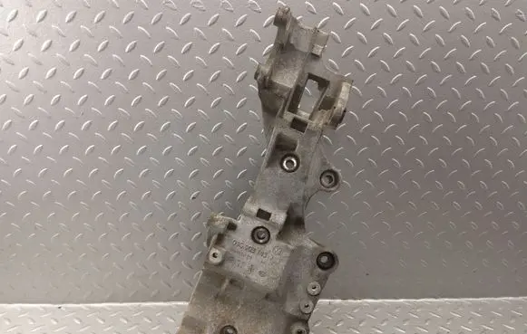 Mitsubishi Grandis Generator/alternator bracket 03G903143J