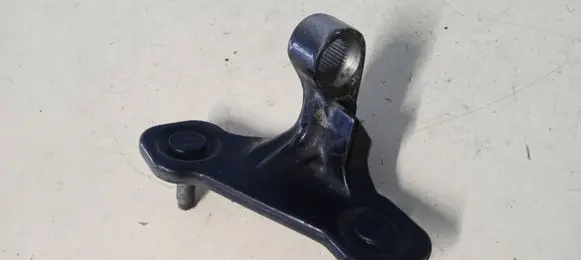 Mercedes-Benz E W212 Front door lower hinge 