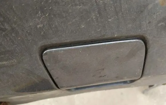 Rear bumper row hook cap/cover
