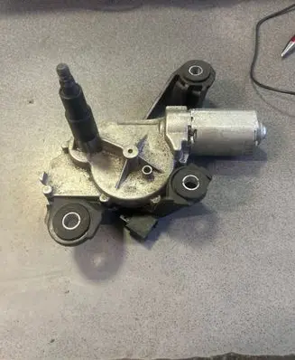 Nissan Qashqai Rear window wiper motor 28710JD000 0390201830