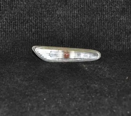 BMW 5 E60 E61 Front fender indicator light 8382104