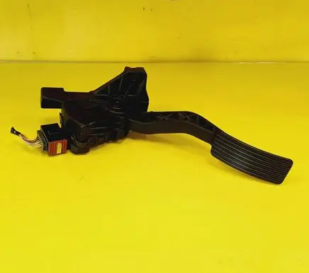 Smart ForFour I Accelerator throttle pedal MR955216 6PV00886602