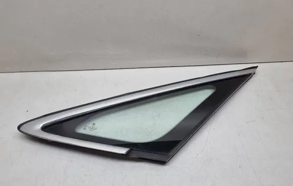 BMW 2 F46 Front triangle window/glass 2579127