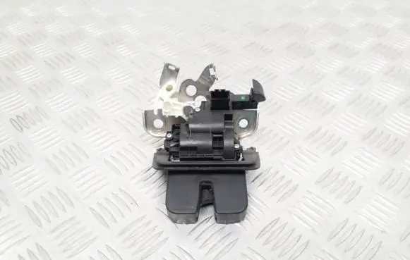 Loading door lock