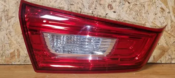 Mitsubishi ASX Tailgate rear/tail lights P9373