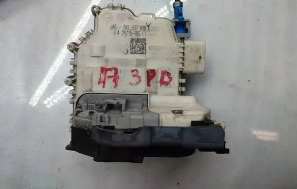 Audi A3 S3 8V Front door lock 8X1837016C