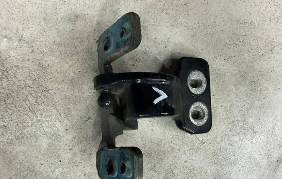 Mercedes-Benz C W204 Tailgate/trunk/boot hinge